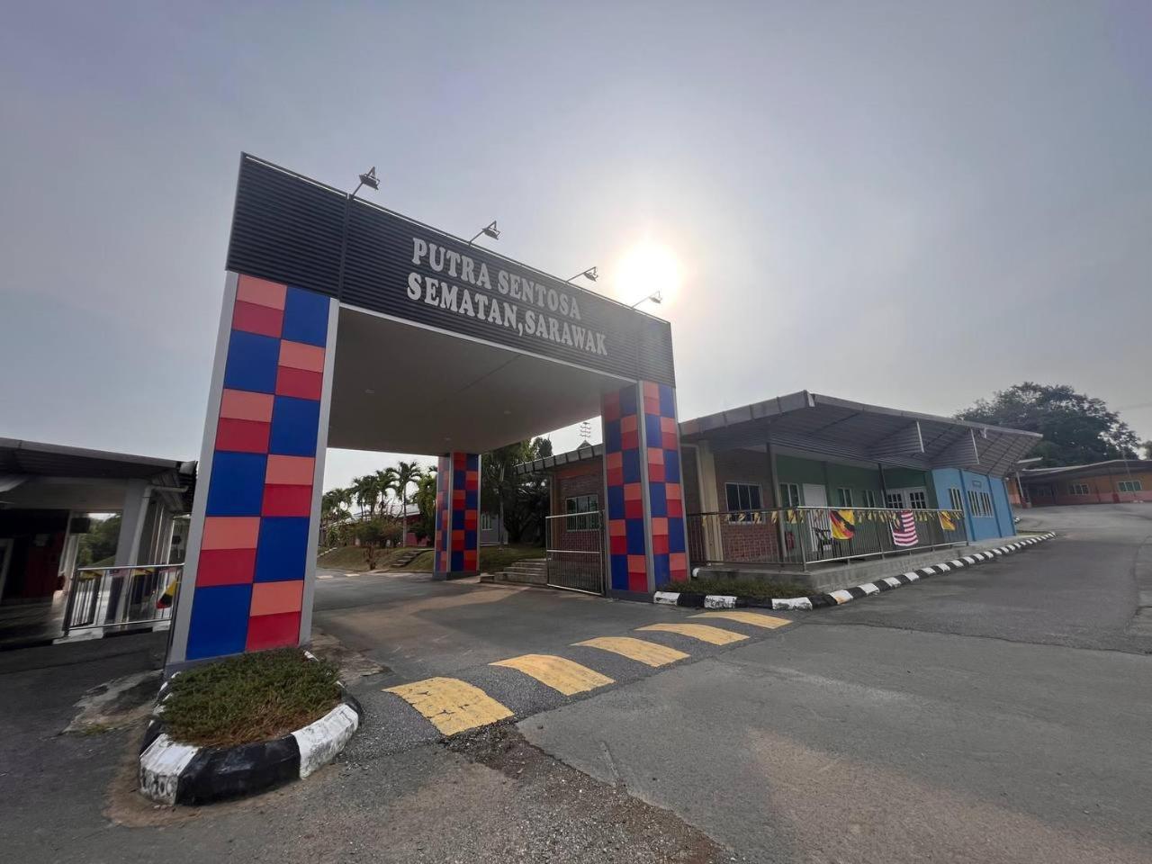 Putra Sentosa Retreat Camp, Sematan酒店 外观 照片