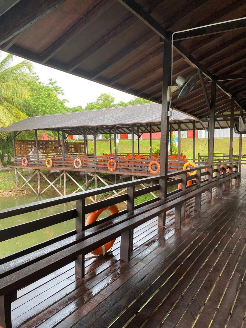 Putra Sentosa Retreat Camp, Sematan酒店 外观 照片